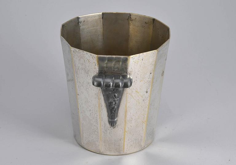 CHAMPAGNEKYLARE, tenn samt förnicklad mässing, art deco. Mellaneuropa 1920/1930-tal.
