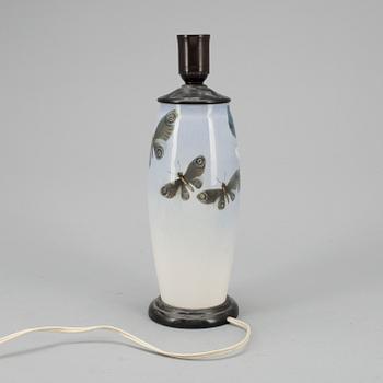 BORDSLAMPA, porslin, 1900-talets första hälft.