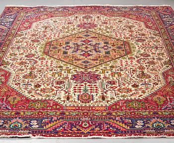 Matta, Täbris, 364 x 273 cm.