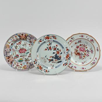 TALLRIKAR, 3 st, porslin, Kina, 1700-tal.