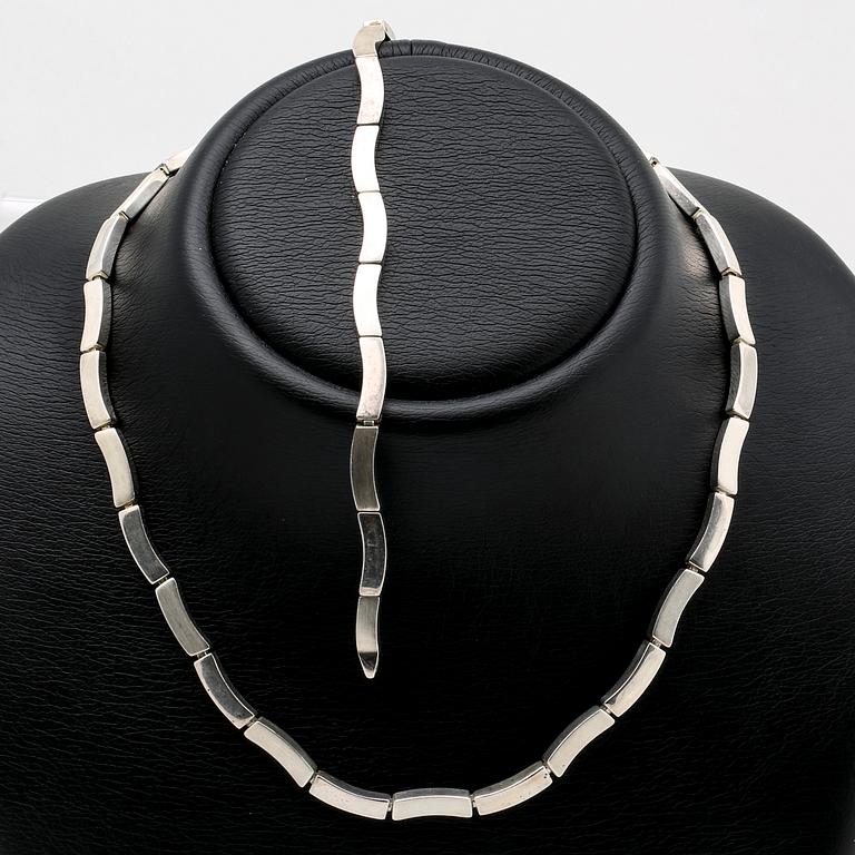 Silver necklace and bracelet, sterling silver.