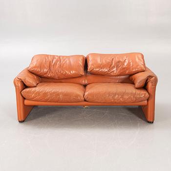 A Vico Magistretti "Maralunga" leather sofa for Cassina, Italy late 20th century.