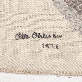 Olle Ohlsson, vävd tapet, "Jordnära", utförd av Lillemor Lindbom, 1976, signerad LL, ca 126x 92 cm.