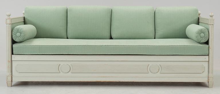 SOFFA, gustaviansk stil. 1900-tal.