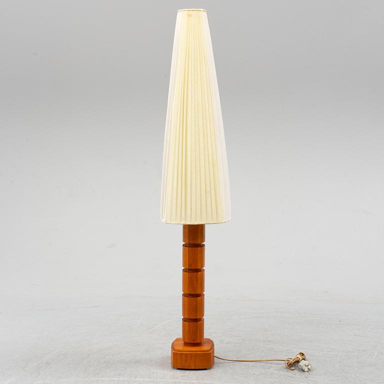 A Möllers Armatur Teak and brass lamp, Eskilstuna, mid 20th Century.