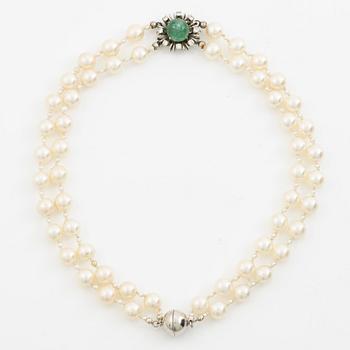 Collier odlade pärlor med två lås.