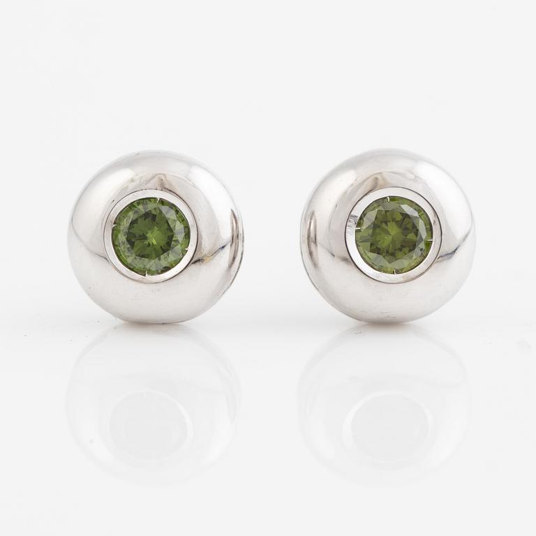 Earrings 18K white gold with colour-treated green brilliant-cut diamonds.