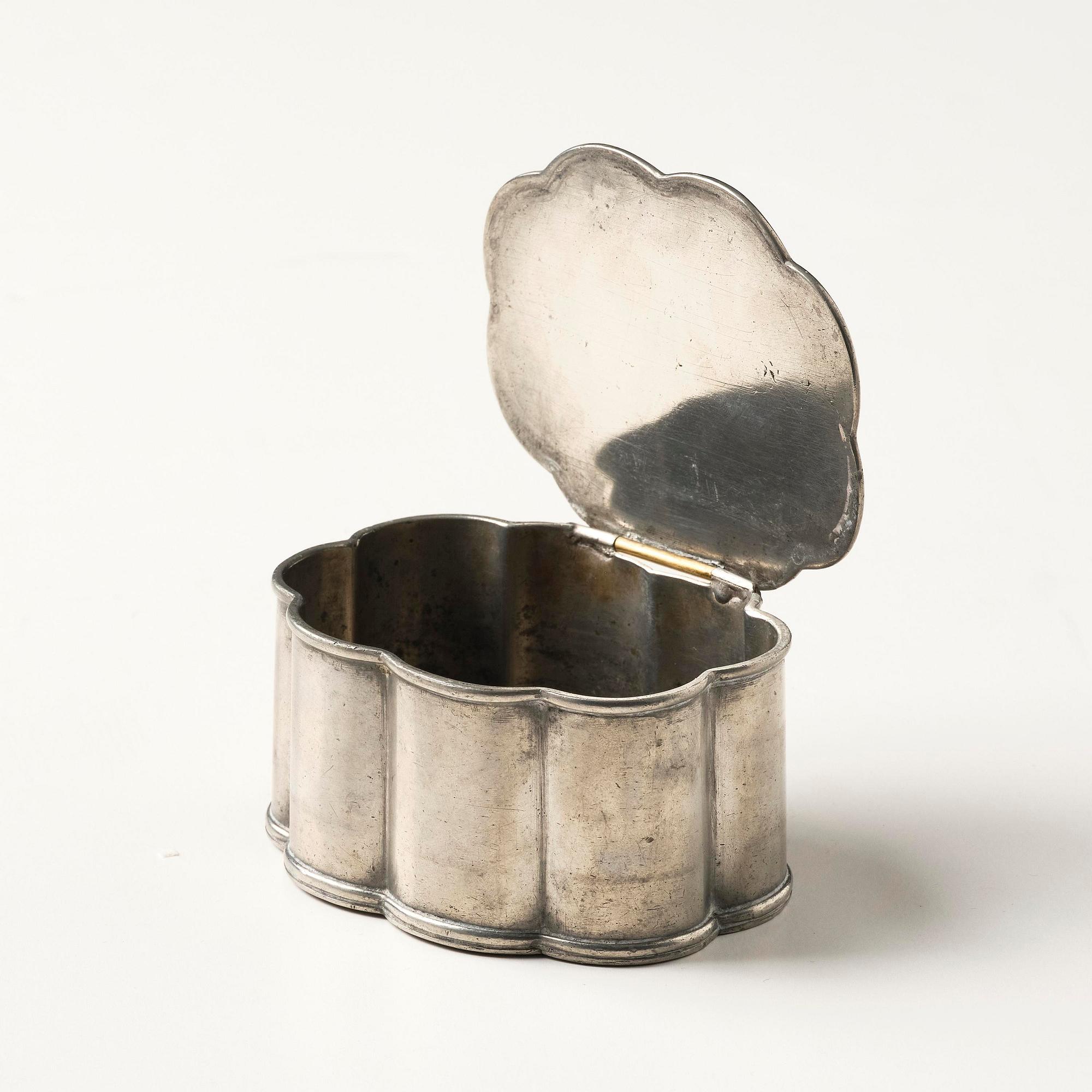 Nils Fougstedt, attributed to, a Swedish Grace pewter box, Herman Bergman konstgjuteri, Stockholm, 1929.