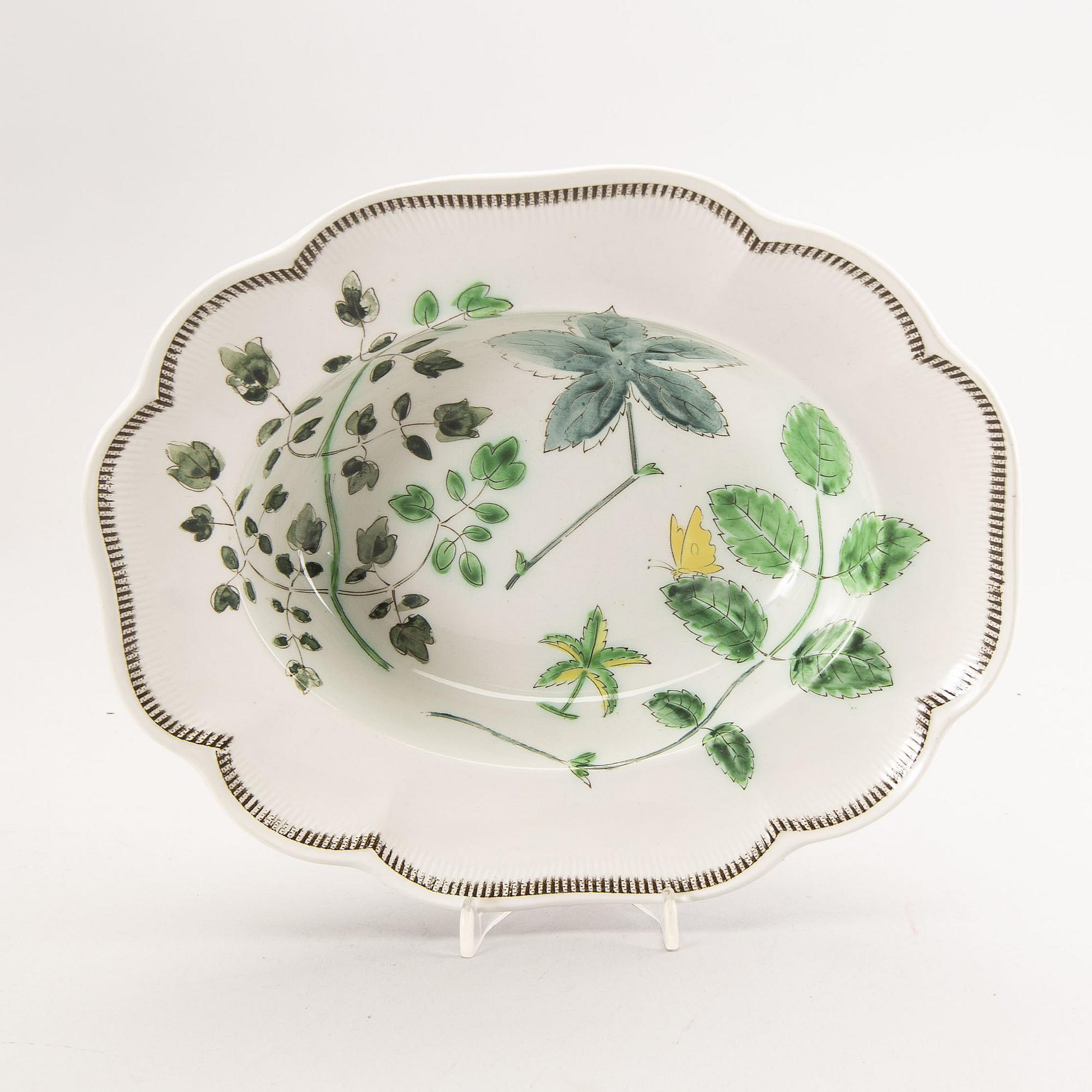 Arthur Percy, a 56-piece creamware dinner service 'Christina', Gefle.