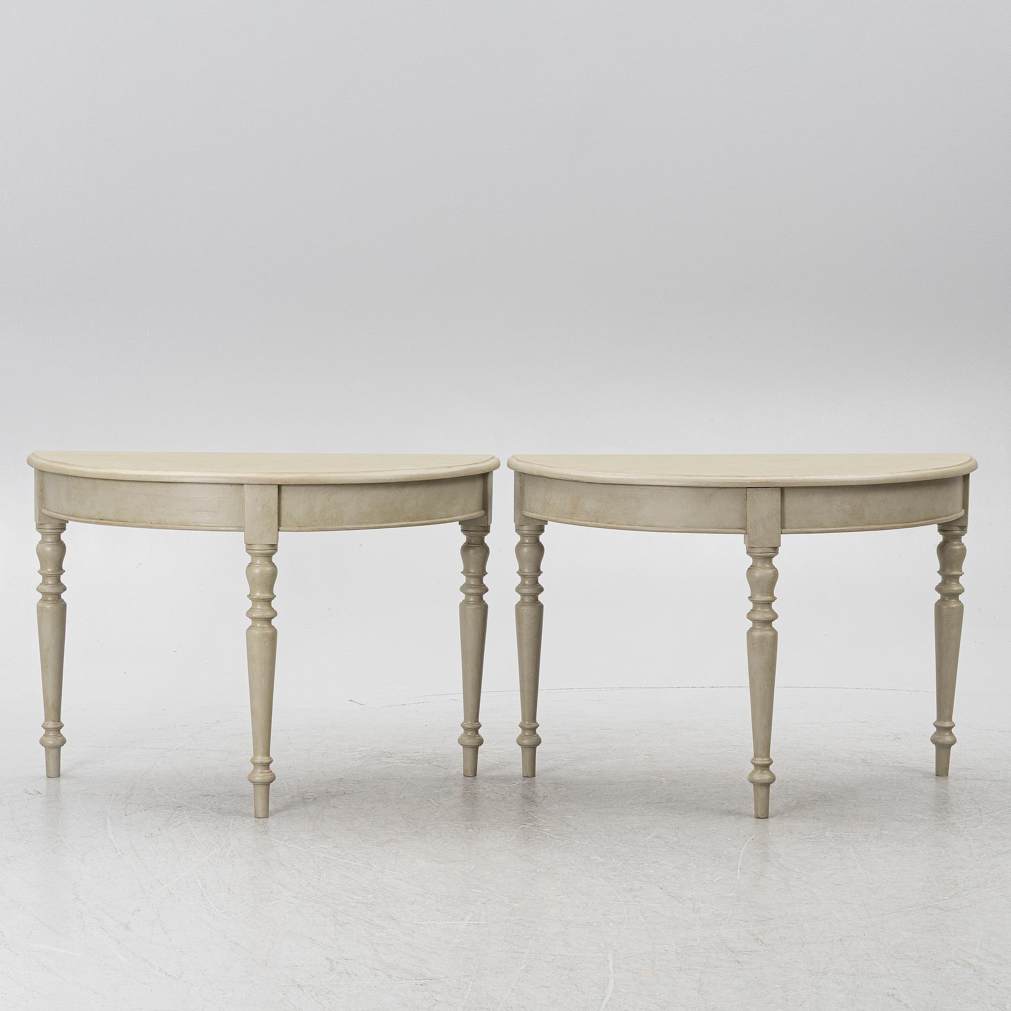 Dining table, 19th century.