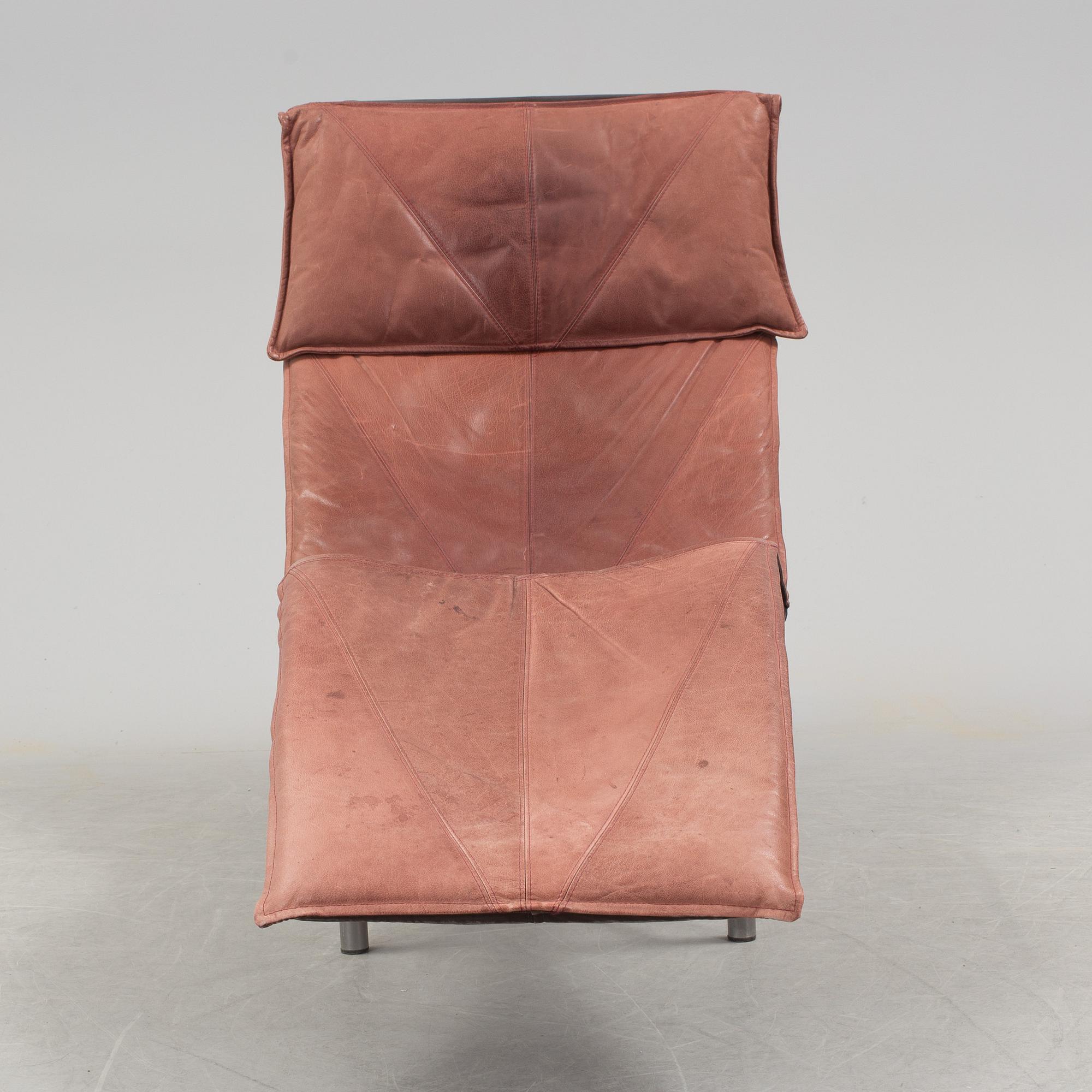 TORD BJÖRKLUND, a leather upholstered 'Skye' recliner from IKEA, late 20th Century.