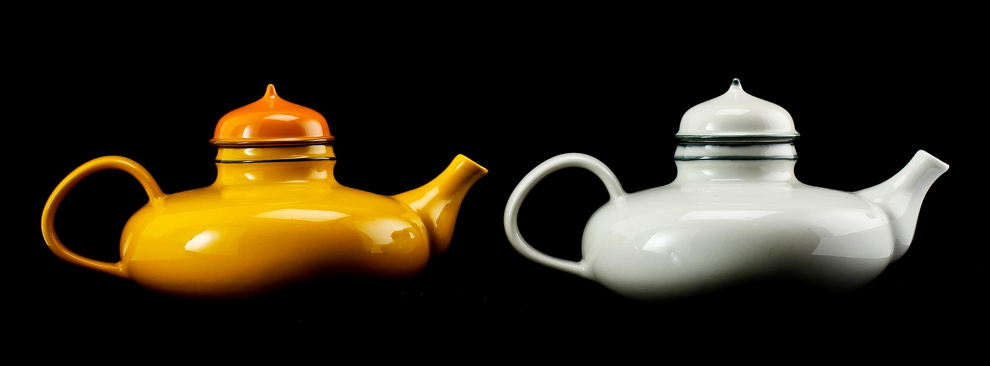 TEKANNOR, ett par, stengods, "Pop", Inger Persson, Rörstrand.