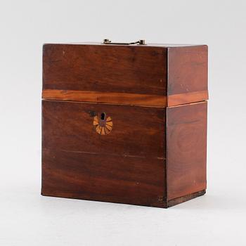 BRÄNNVINSSCHATULL, 1800-talets första hälft.