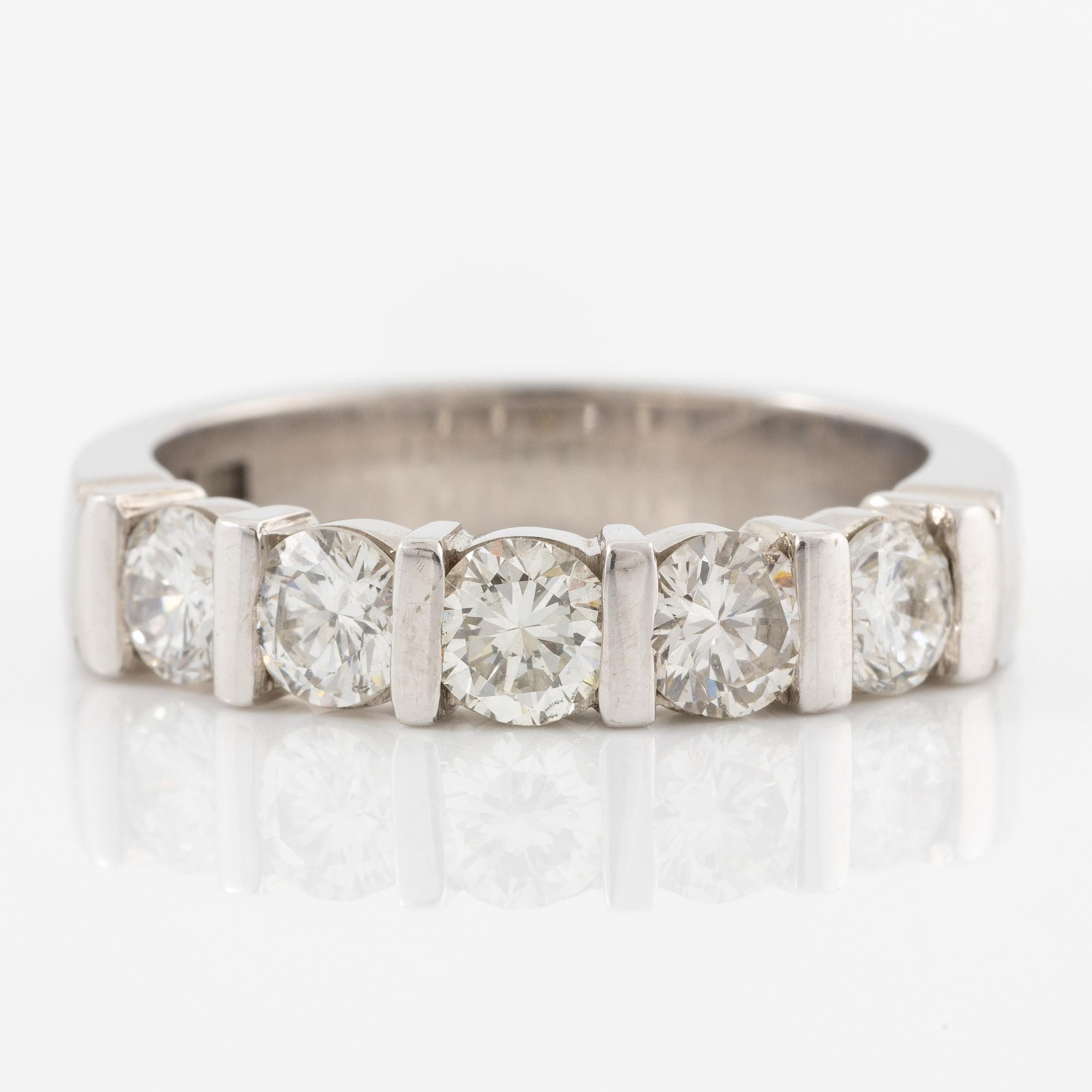 Ring, half eternity band, 18K white gold set with brilliant-cut diamonds, total 1.06 ct.