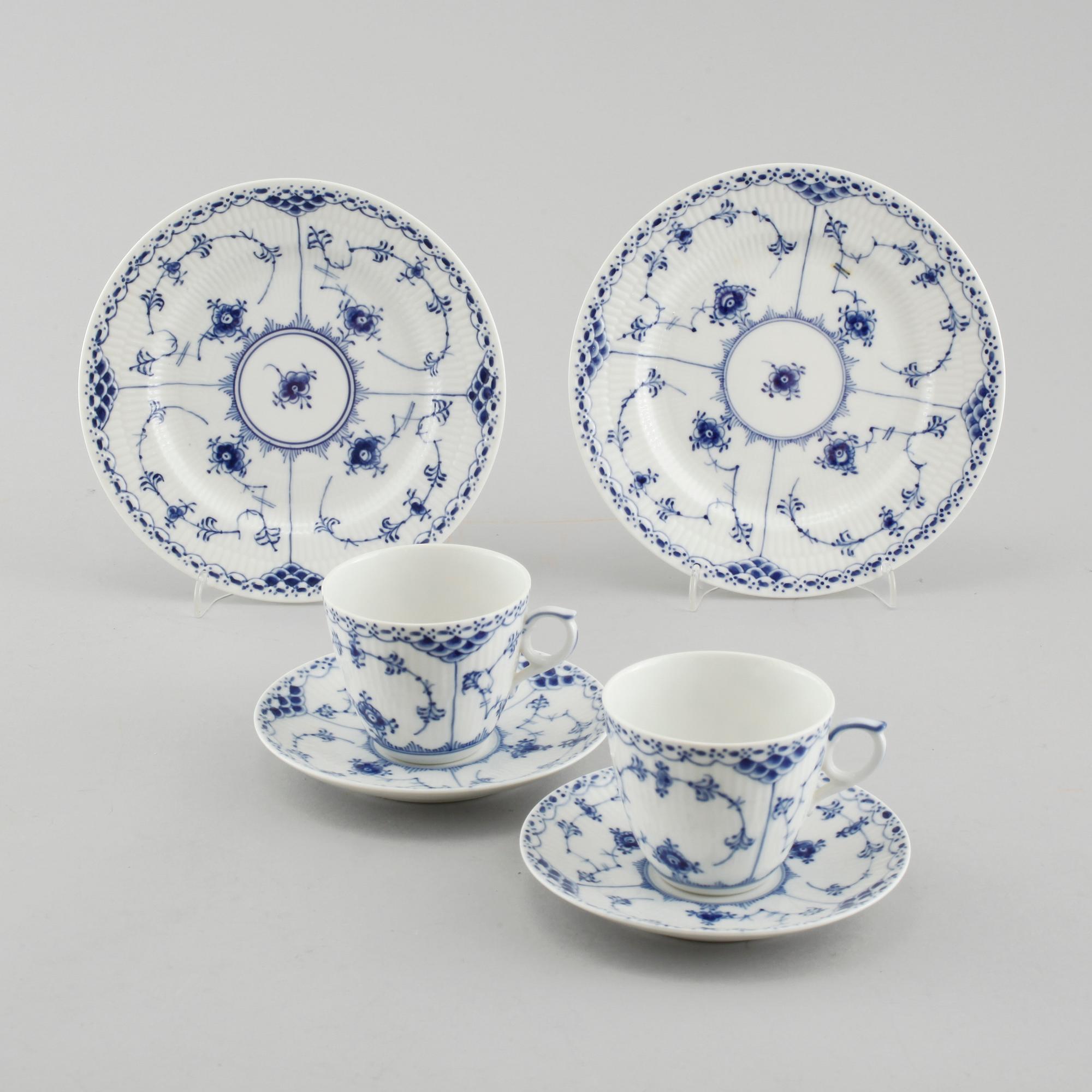 24 pieces of Musselmalet porcelain, made by Royal Copenhagen, 20th  century.