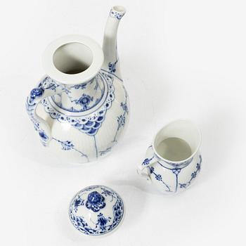 Royal Copenhagen, A 28-piece half lace porcelain servicem 'Blue Fluted', Denmark, 1960-68.