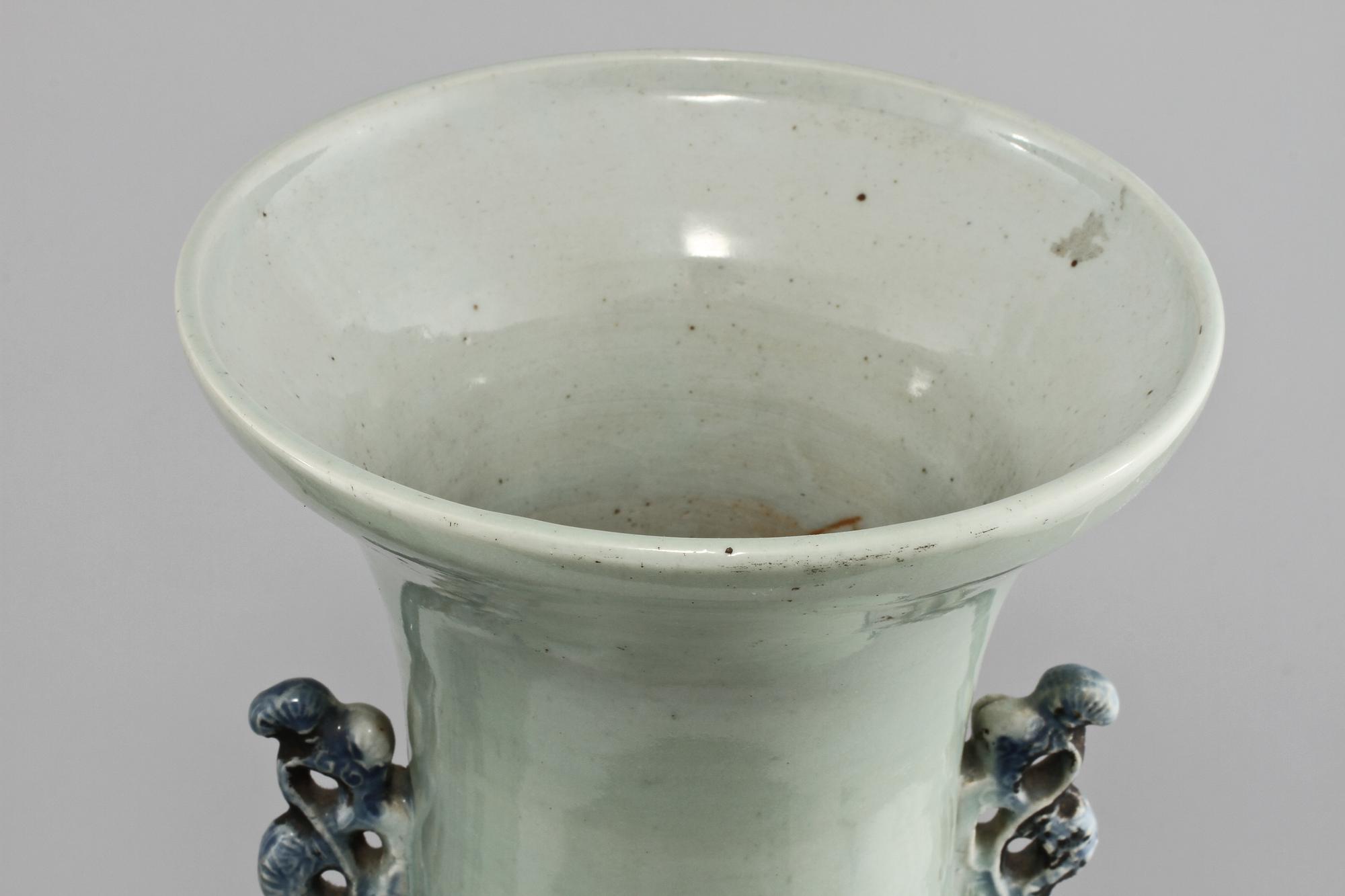 GOLVVASER, 2 st, porslin, Kina, 1800-tal.