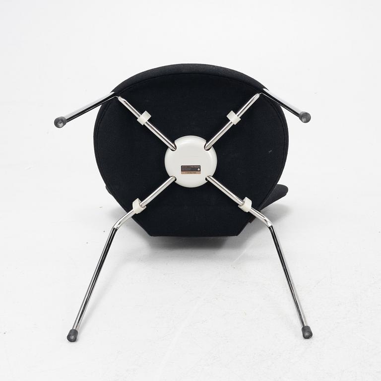 Arne Jacobsen, a set of six 'Series 7' chairs from Fritz Hansen, 21st Century.
