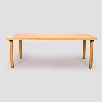 Alvar Aalto, matbord / konferensbord, modell E86, för Artek, 1900-talets senare hälft.