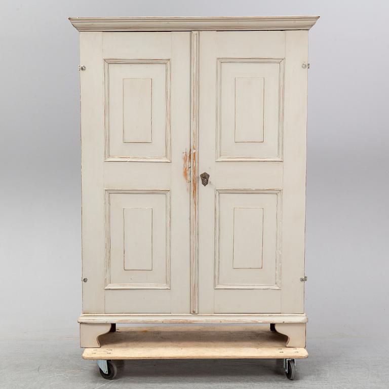 A late 1700's cabinet.