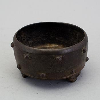 A bronze sensor, Kangxi mark, Qing Dynasty (1644-1912).