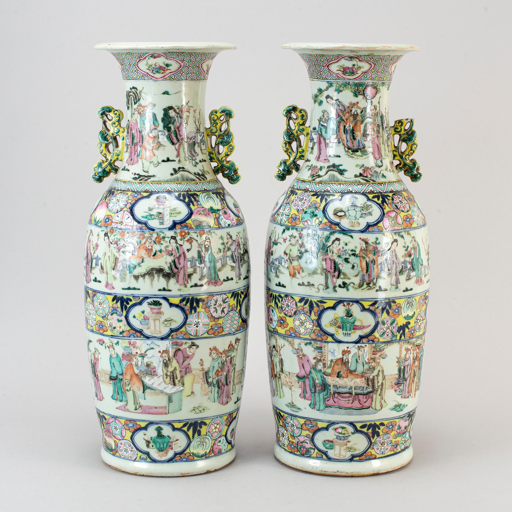A large pair of famille rose vases, Qing dynasty, 19th century.