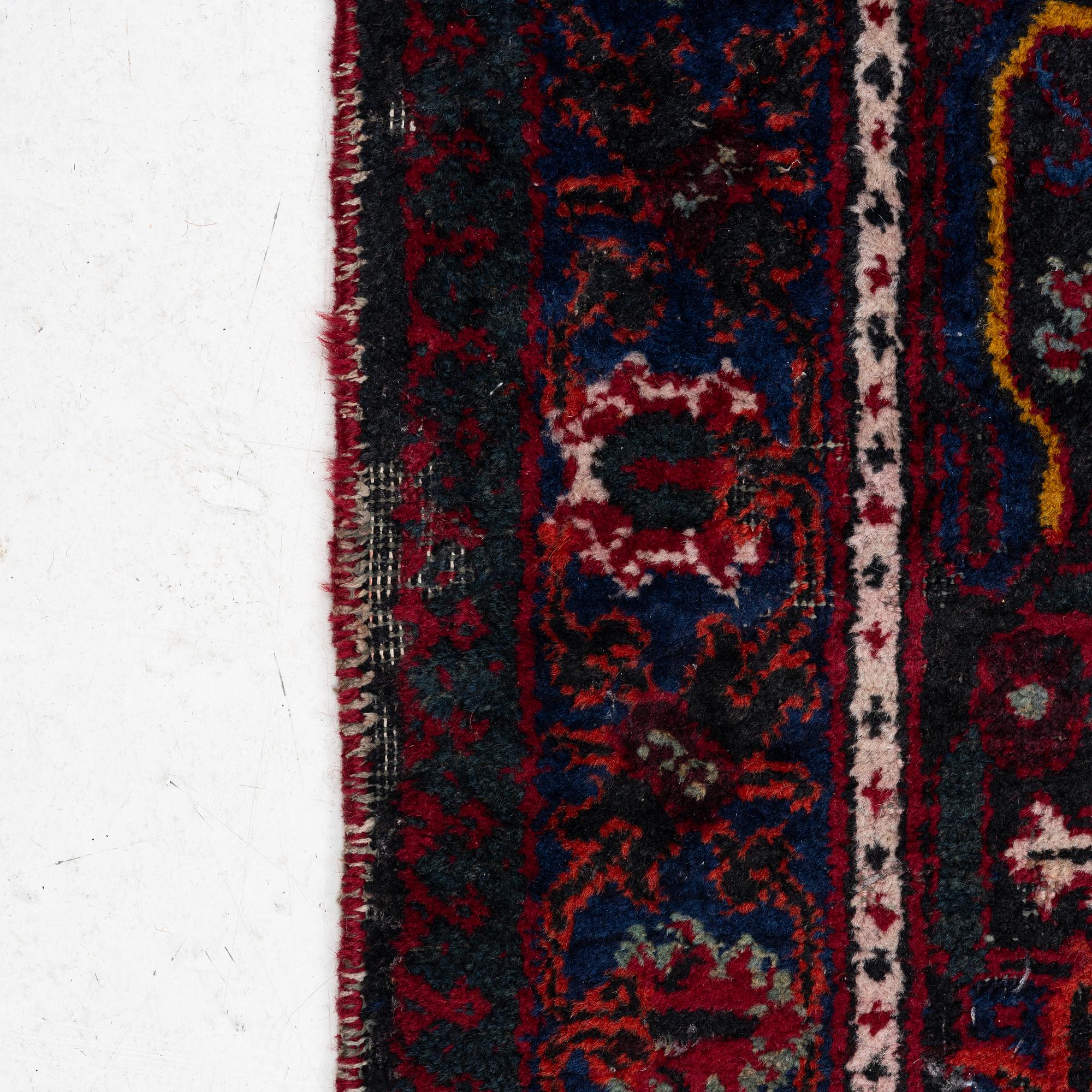 Carpet, oriental, approx. 385 x 290 cm.
