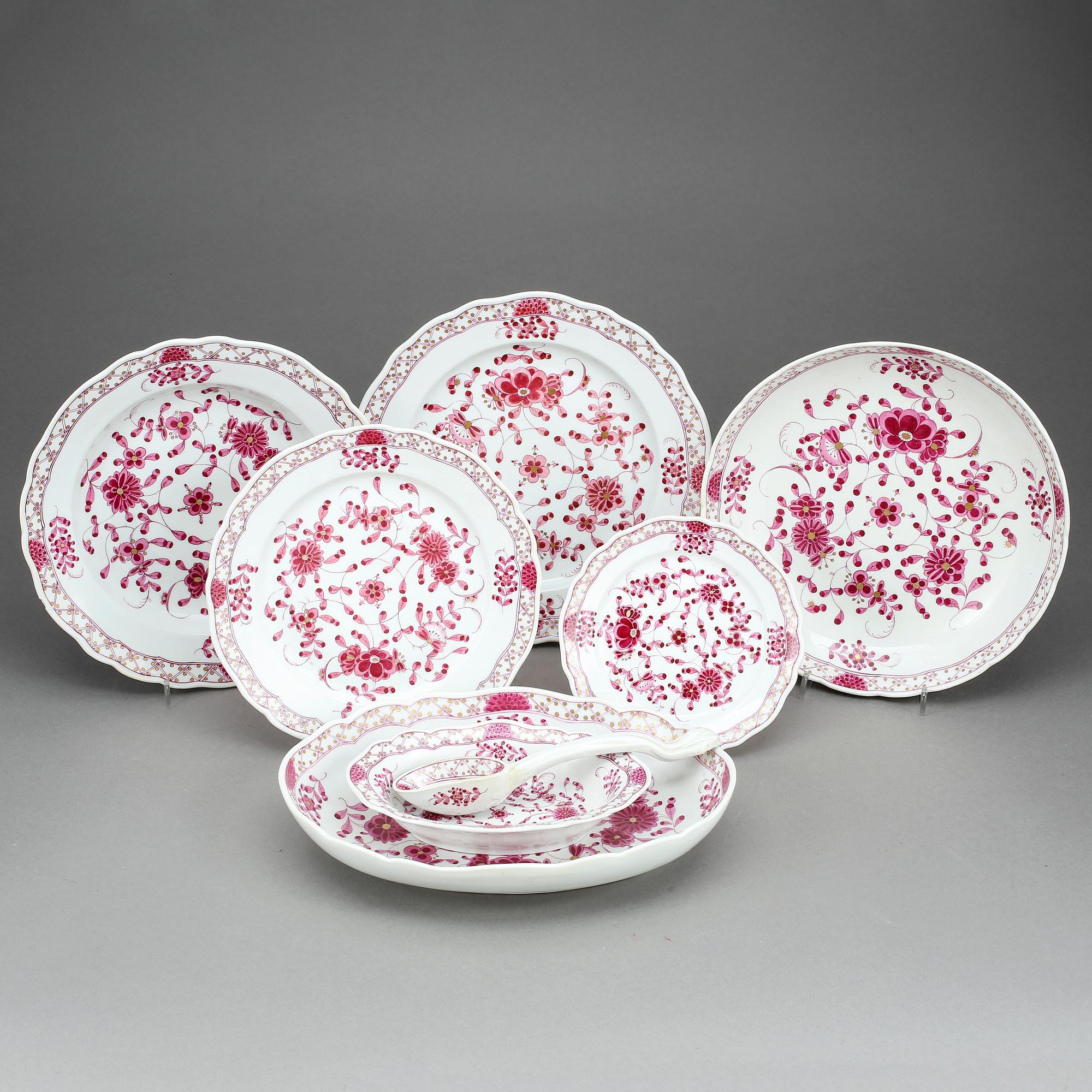 MATSERVIS, 37 delar, porslin, "Indianische blumen", Meissenliknande märke, 1800-tal.
