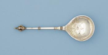 931. A Norwegen 18th century parcel-gilt spoon, makers mark of av Nicolai Willemsen Horstman (Trondheim 1720-60). Barock-style.