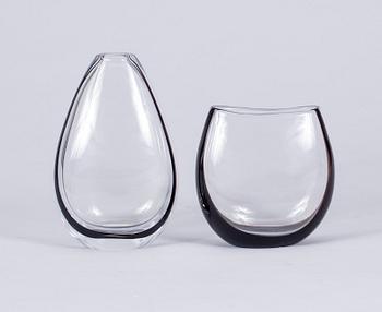 VAS, 2 st, glas. Vicke Lindstrand, Kosta.