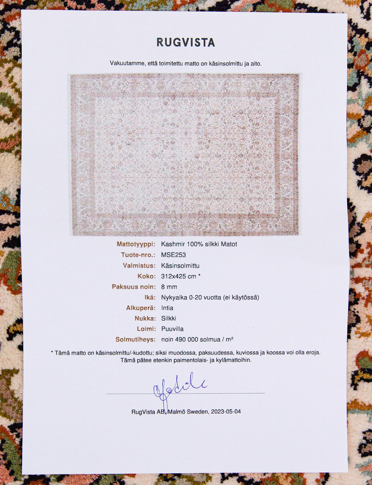 Matta, Kashmir, silkkiä, noin 312 x 425 cm.