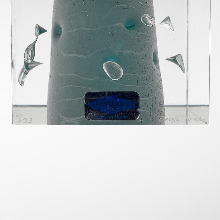 Oiva Toikka, a glass cube, signed Oiva Toikka, Nuutajärvi 293.