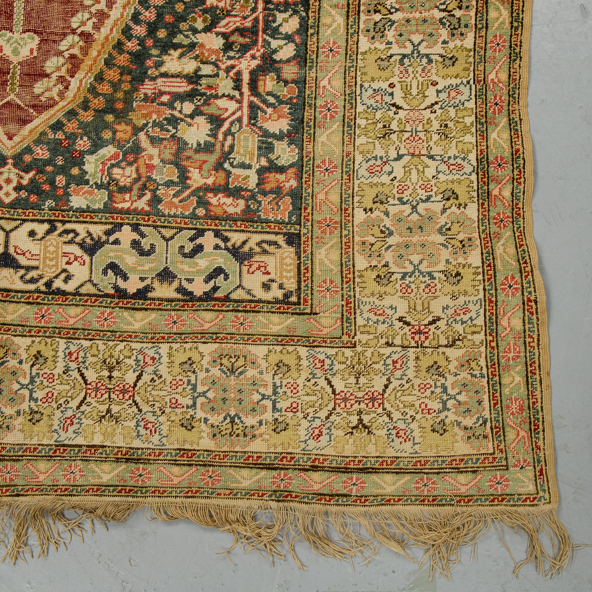 A rug, an antique Anatolia, probably Gördes (Ghiordes), a prayer rug, ca ca 188 x 124 cm.