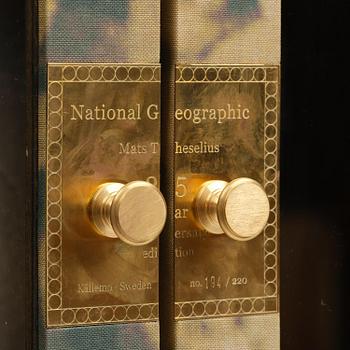 Mats Theselius, “National Geographic 25th Anniversary Edition” cabinet, ed. 194/220, Källemo, Värnamo, post 2016.