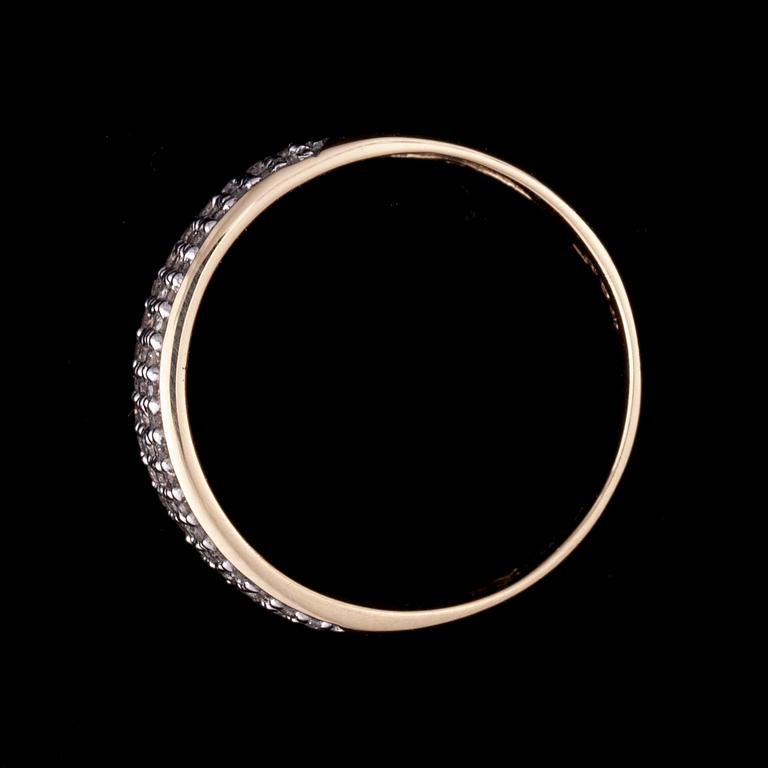 RING, 14K guld, diamanter. Vikt ca 2,8 g.