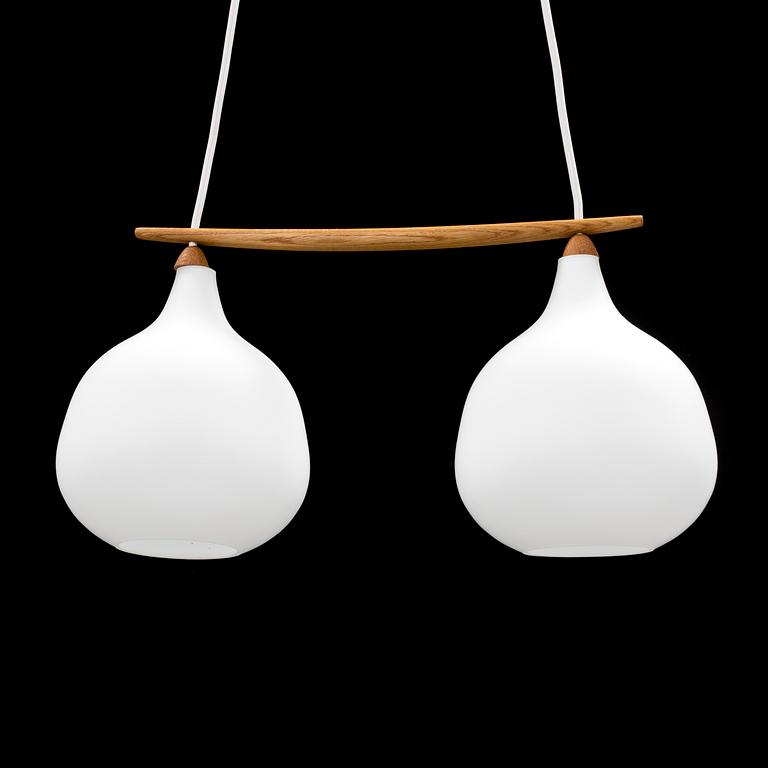 Uno och Östen Kristiansson oak and glass ceiling light from Luxus. Total height ca 103 cm.