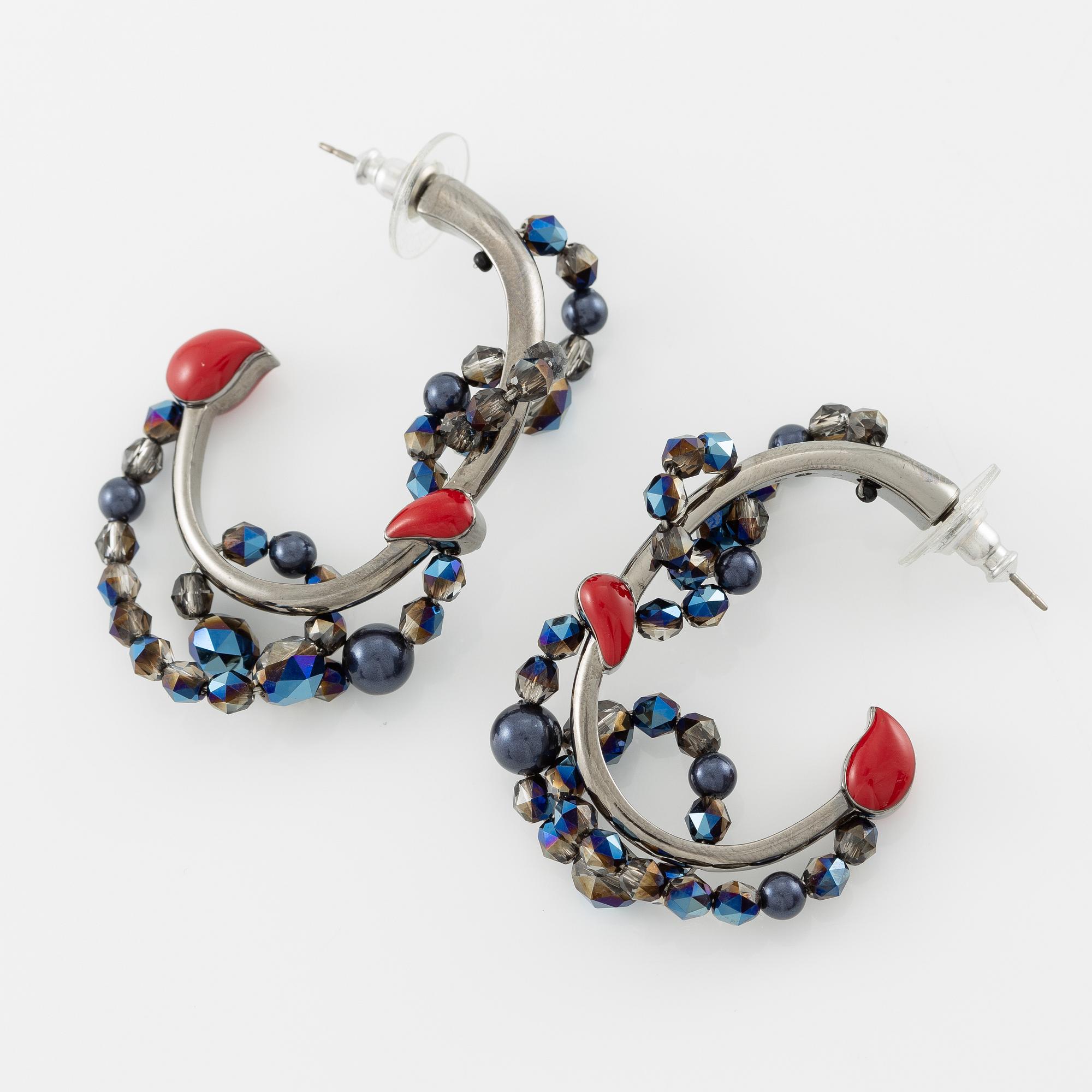 Swarovski, örhängen och halsband.