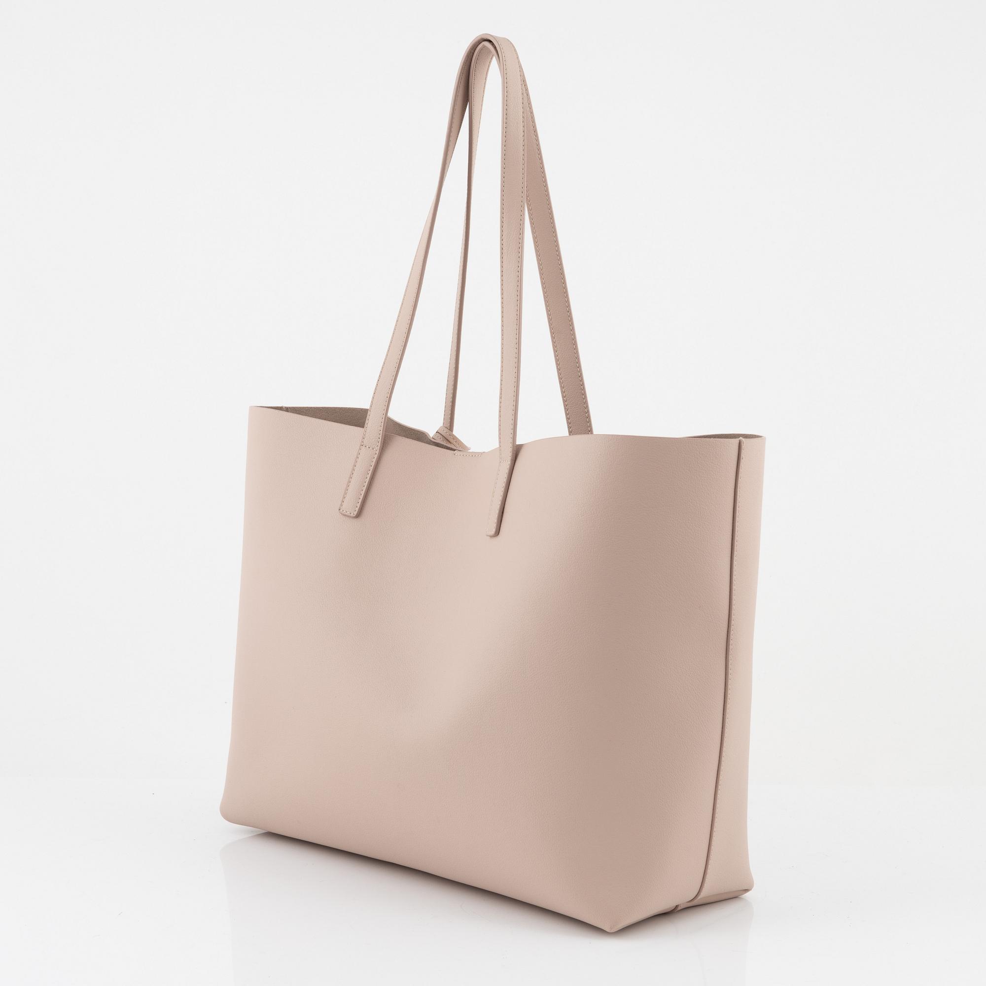 Saint Laurent, a 'Sac shopping' tote bag.