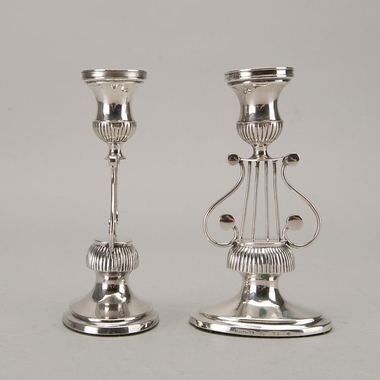 A piar of Swedish 19th century silver candle sticks, mark of JU Flohr Norrköping 1829, height ca 16 cm,