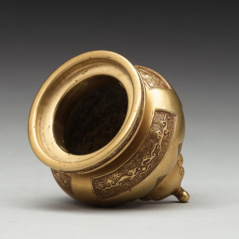 A bronze censer, Qingdynasty (1644-1912).