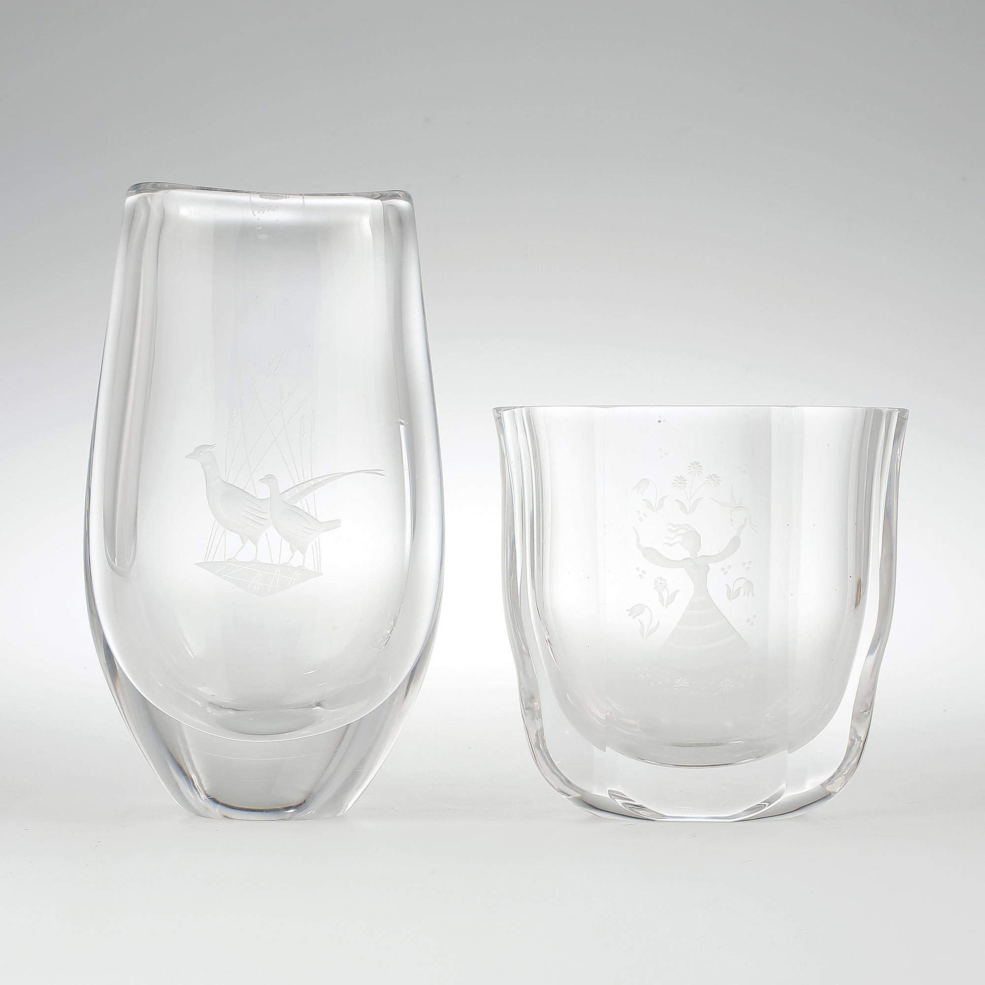 VASER, 2 st, glas, Edvin Öhrström och Sven Palmqvist, Orrefors 1966 och 1967.