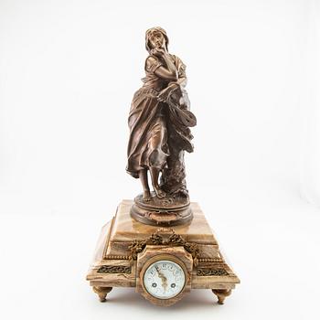 Table garniture 3 pcs 20th century.