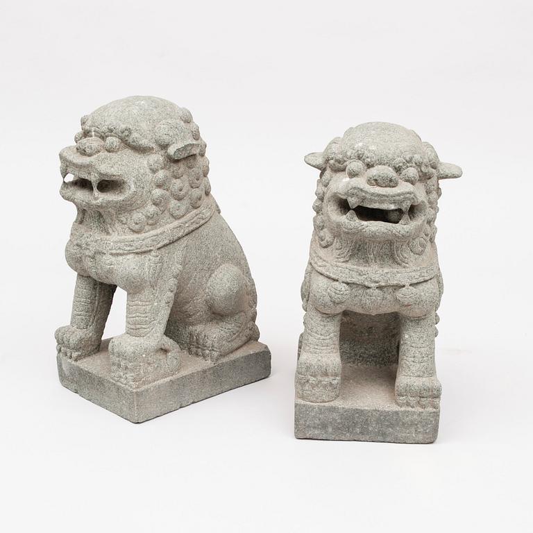 TRÄDGÅRDSSKULPTURER, ett par, sten, 1900-talets slut.