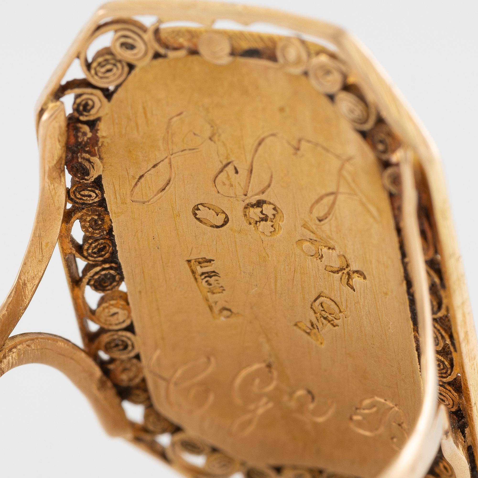 Ringar, 2 st, 18K guld, en sengustaviansk, år 1804.