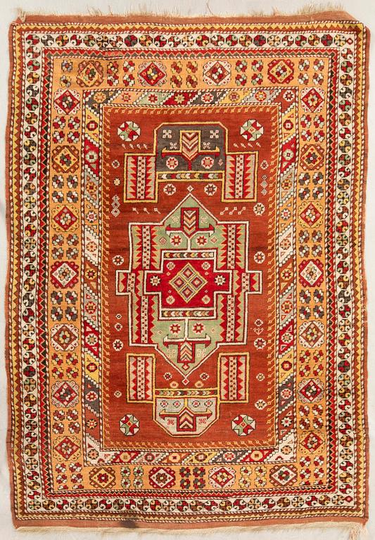 Bergama rug, mid/late 19th century, approximately 223x166 cm.