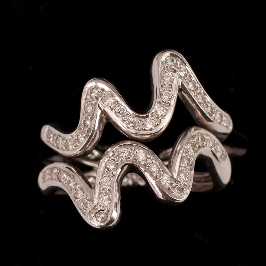 DIAMANTRING, 18K vitguld, diamanter, USA 2001.