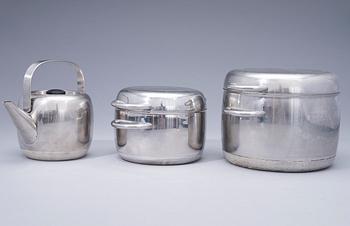 KATTILOITA, 2 kpl, ja KAHVIPANNU, ruostumatonta terästä, design Timo Sarpaneva, OPA, Suomi.