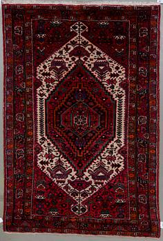 MATTA, Hamadan. Ca 215x145 cm.