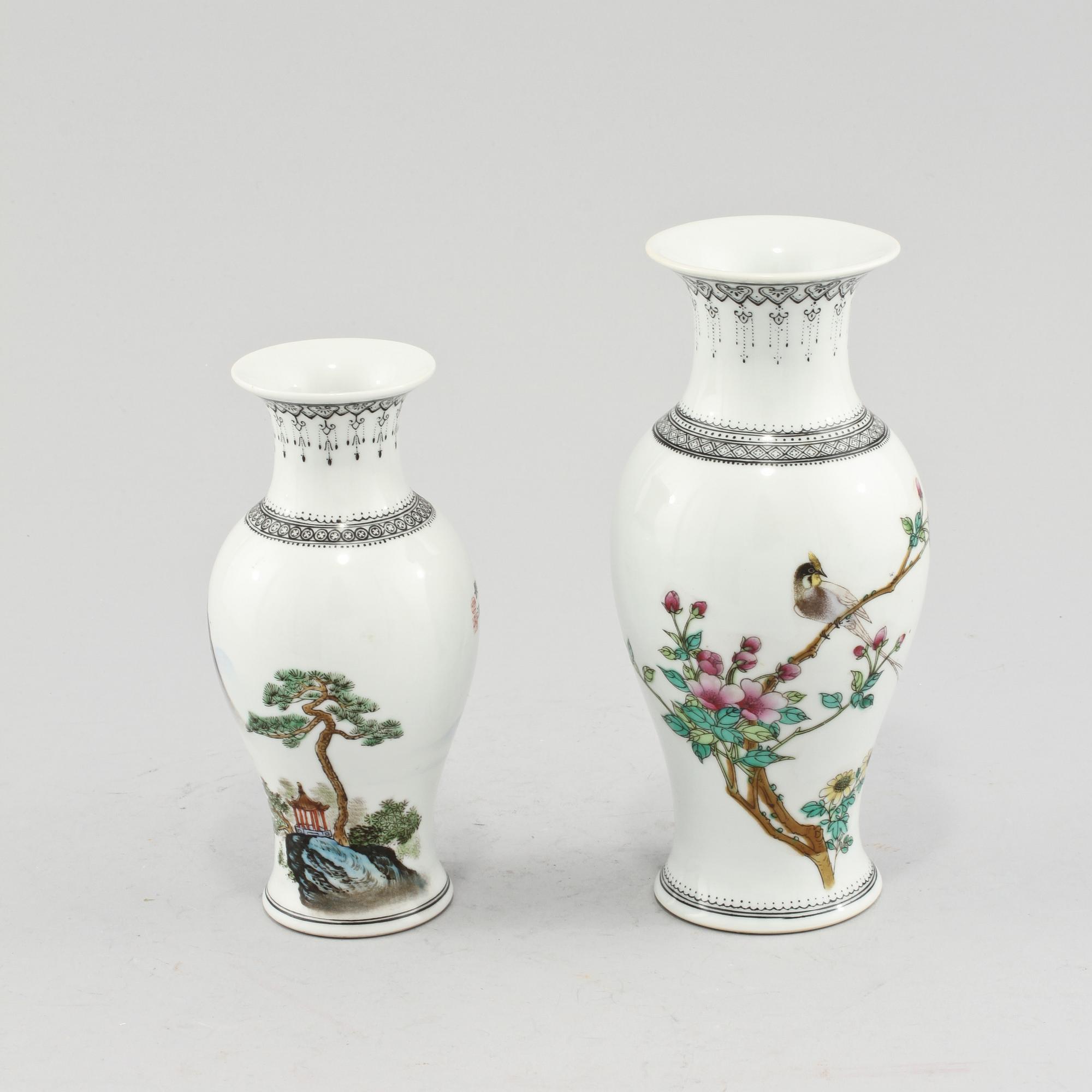 VASER, 2 st, porslin, Kina, 1900-tal.