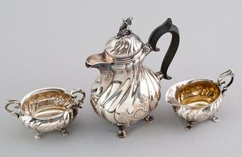 KAFFESERVIS, 3 delar, silver, CG Hallberg, Stockholm 1947/48. Vikt ca 614 gram.